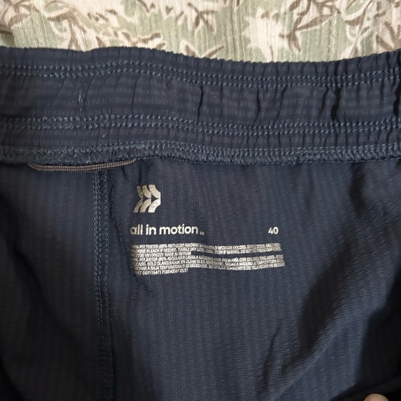 Men’s All in Motion Short - Picture 2 of 4